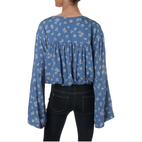 FREE PEOPLE "Forties Feel" Bodysuit bell sleeve cornflower blue floral print NWT - Picture 6 of 7